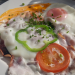 Kaiserfrühstück: Han & Eggs, Gebäck und Orangensaft