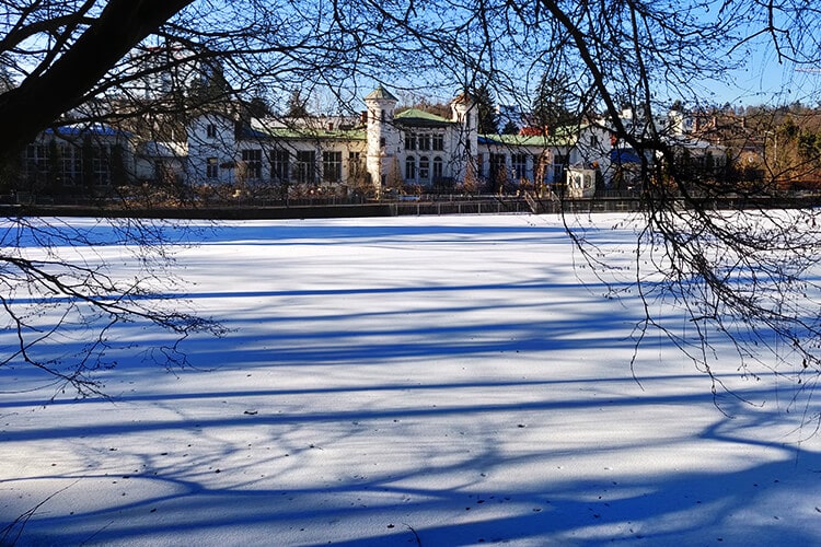 Der Hilmteich und das Hilmteichschlössl im Winter