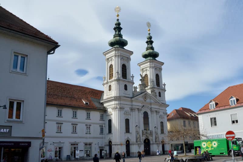 Die Grazer Mariahilfer Kirche bei Tag